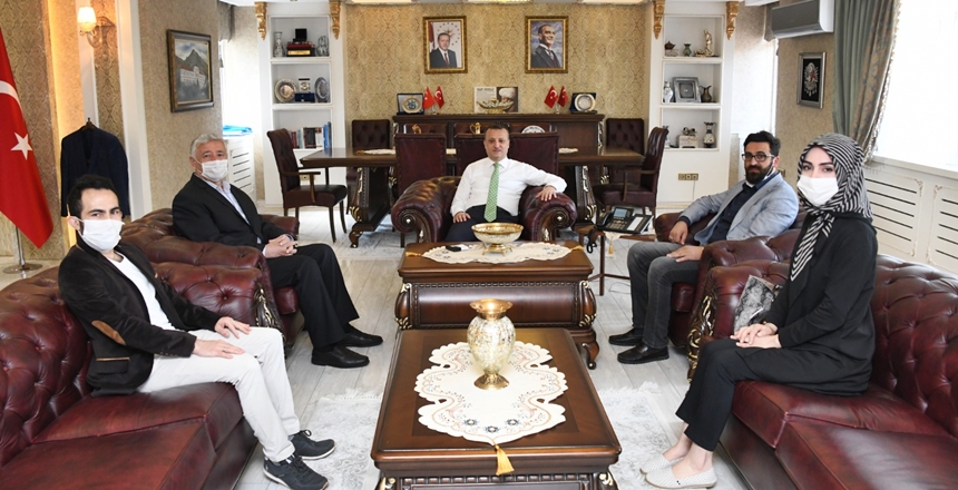 Gümüşhane Olay Gazetesi yeni yönetimi Gümüşhane Valisi Kamuran Taşbilek’i ziyaret