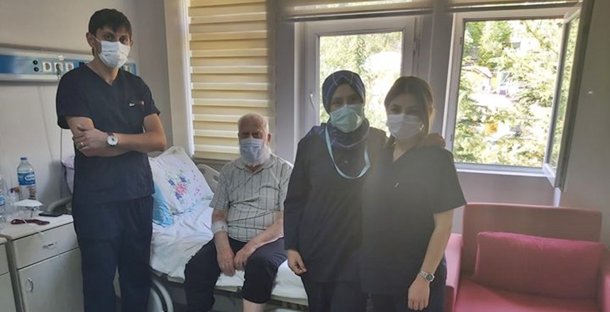 Gümüşhane Devlet Hastanesi’nde İlk Kez Laparoskopik Kolon Ameliyatı Yapıldı. Ameliyat,