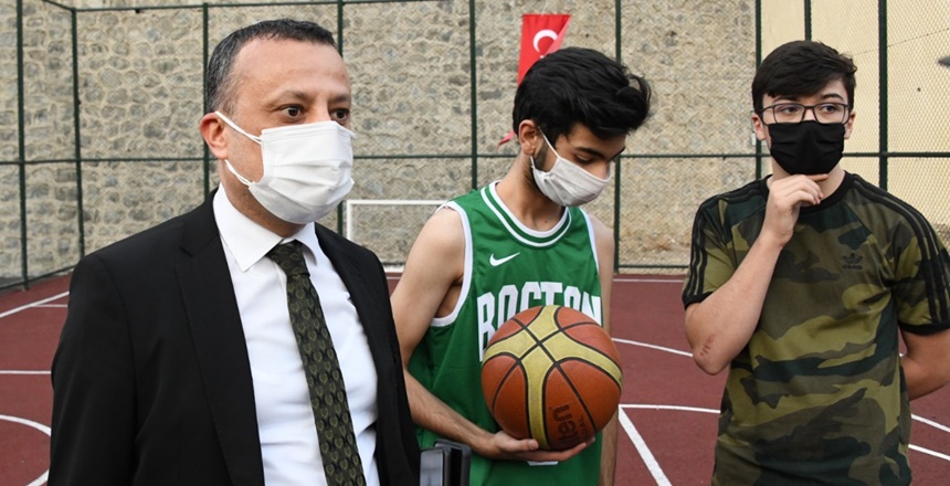 Gümüşhane Valisi Kamuran Taşbilek, “10 Bin Pota Projesi” kapsamında 26