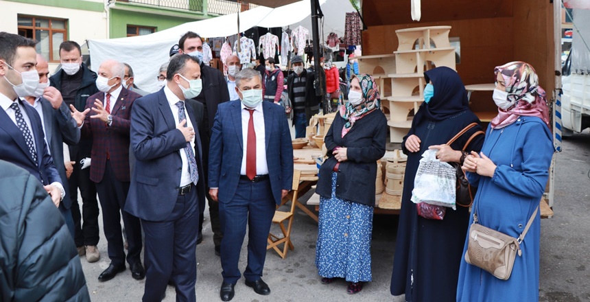 Gümüşhane’nin ilçelerini gezerek pandimi tedbirleri denetimlerine katılan Gümüşhane Valisi Kamuran