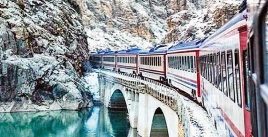 S. Vedat Karaarslan Arkeolog- Elektronik Mühendisi (MSc.) Cumhuriyet döneminde iller