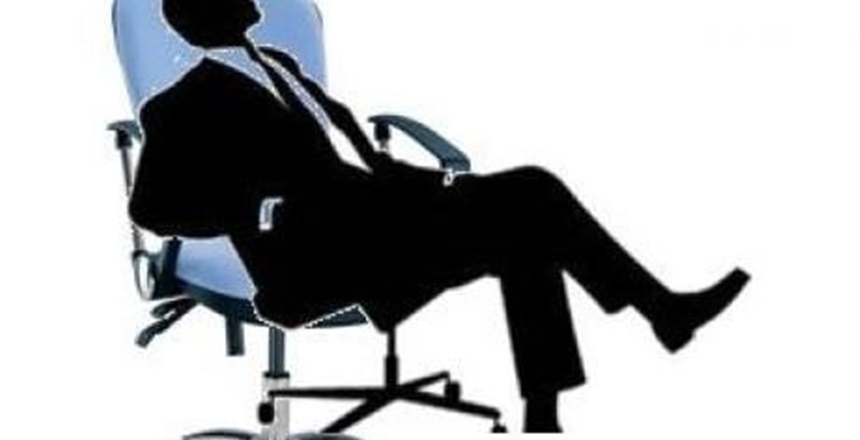 BEY MÜDÜRÜM Adaletten şaşma derim, Çizmeyi ha aşma derim. Ayağa