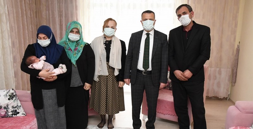 Gümüşhane Valisi Kamuran Taşbilek ve eşi Sibel Taşbilek, geçtiğimiz yıl