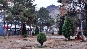 Gümüşhane Belediyesi Atatürk Parkı’ndaki yenileme çalışmalarına devam ediyor. Belediye Başkanı