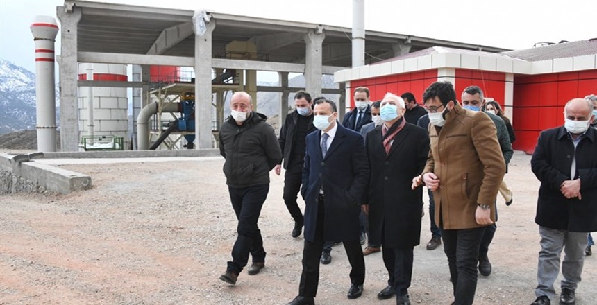 Gümüşhane Valisi Kamuran Taşbilek, beraberindeki heyet ile birlikte Gümüşhane Organize