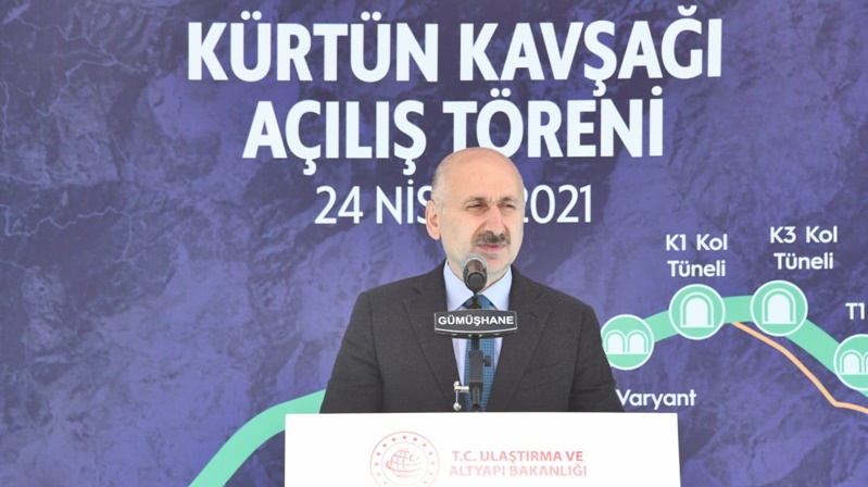 Ulaştırma ve Altyapı Bakanı Adil Karaismailoğlu, bugün Bayburt-Gümüşhane programı kapsamında