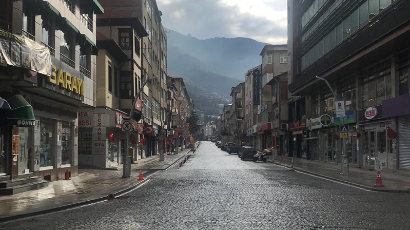 Koronavirüs salgına karşı uygulamaya konulan “Tam Kapanma Süreci”nin ilk gününde