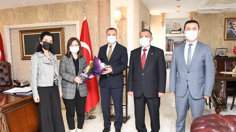 Gümüşhane Sosyal Güvenlik İl Müdürü Eyyüp İslamoğlu ve beraberindeki heyet