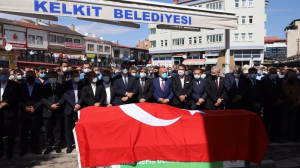 Tedavi gördüğü Ankara Şehir Hastanesi’nde Cumartesi günü vefat eden AK