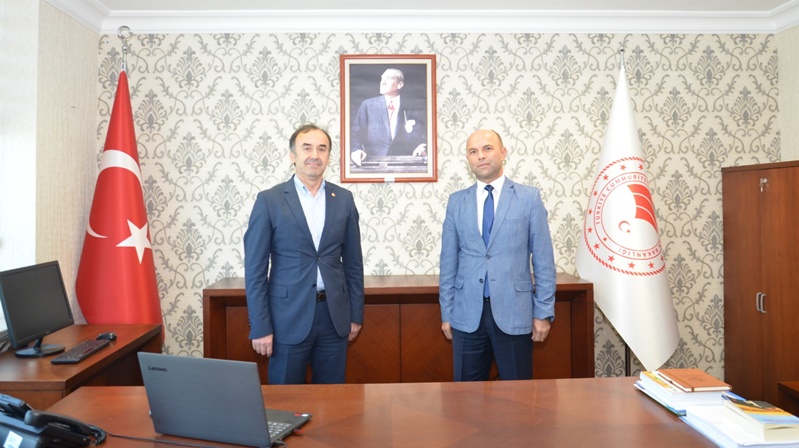 Gümüşhane’nin &nbsp;Torul ilçesinin Yücebelen &nbsp;köyünden olan başarılı bürokrat Abdülkadir Karabulut