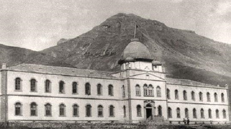 S. Vedat Karaarslan  Arkeolog- Elektronik Mühendisi (MSc.)  Hititler döneminde Karadeniz