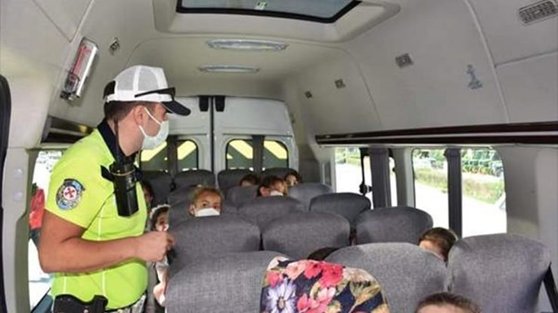 Ülke genelinde okul çevreleri ve servis araçlarında yapılan denetimlerde, çeşitli