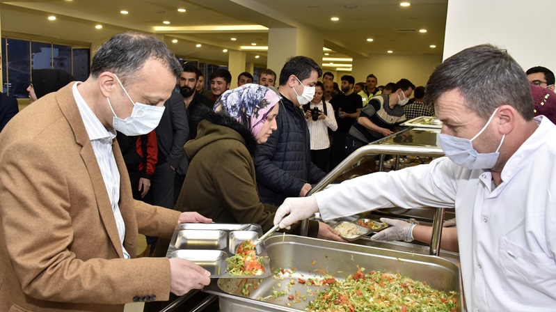 Gümüşhane Valisi Kamuran Taşbilek, Kürtün ilçesinde şehit aileleri, gaziler onuruna