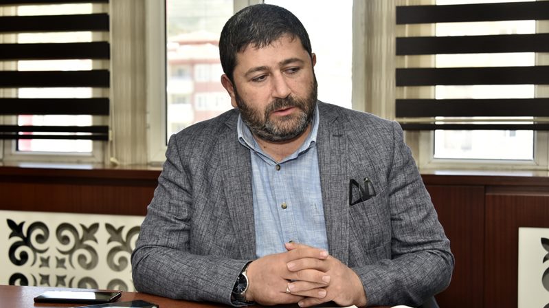 Kalkınma Ajansları Genel Müdürü Barış Yeniçeri, bir toplantıya katılmak üzere