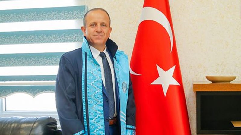 Bayburt Üniversitesi Rektör Yardımcılığı görevine Gümüşhaneli hemşehrimiz Prof.Dr. Mahir Kadakal