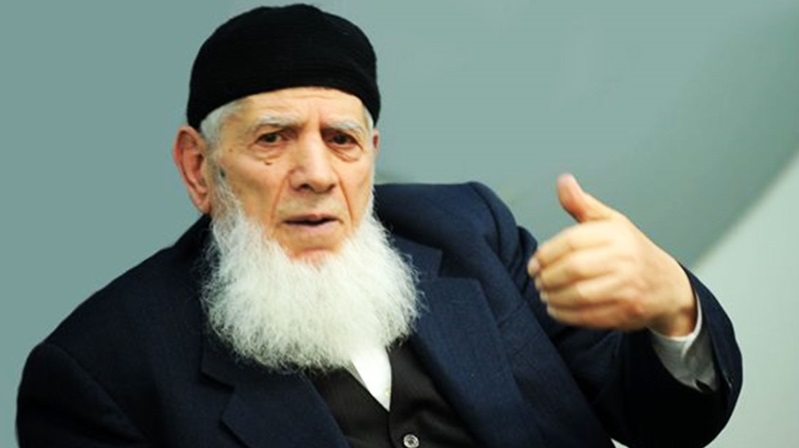 Mehmet Kırkıncı Şeker fabrikası, şeker pancarından şeker imal etmektedir. Yani,