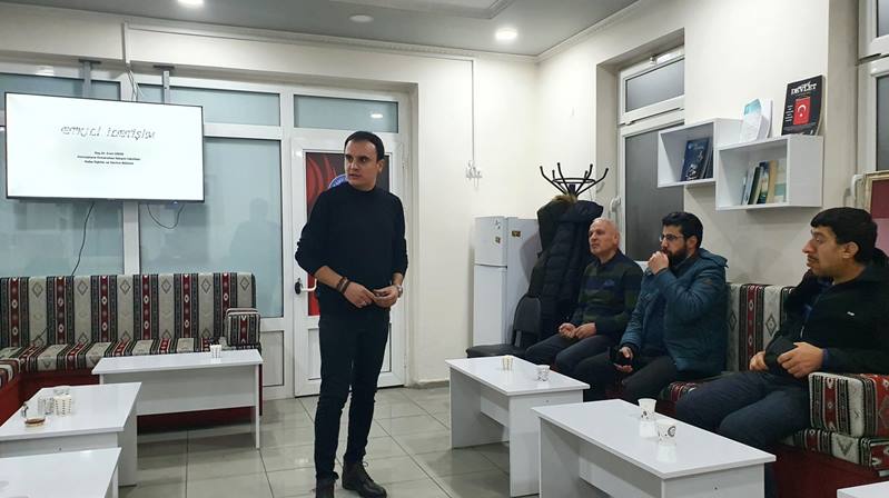 Gümüşhane Üniversitesi İletişim Fakültesi Dekan Yardımcısı Doç.Dr. Ersin Diker, insanlığın