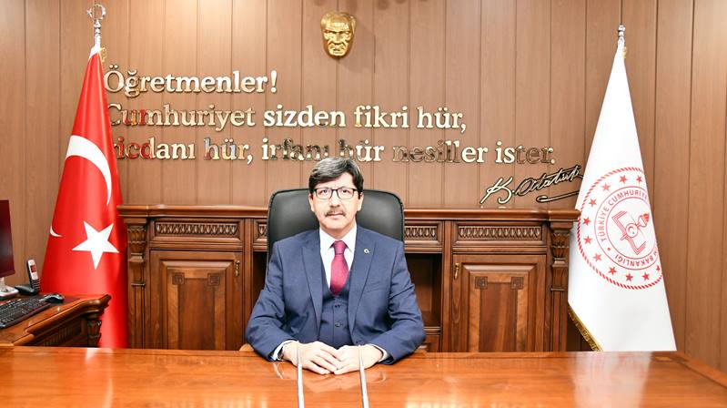 Gümüşhane’nin yeni İl Milli Eğitim Müdürü Metin Yalçın görevine başladı.