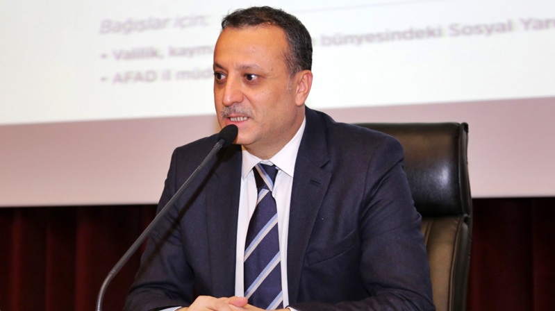 Gümüşhane Valisi Kamuran Taşbilek, deprem sürecince büyük küçük her Gümüşhanelinin