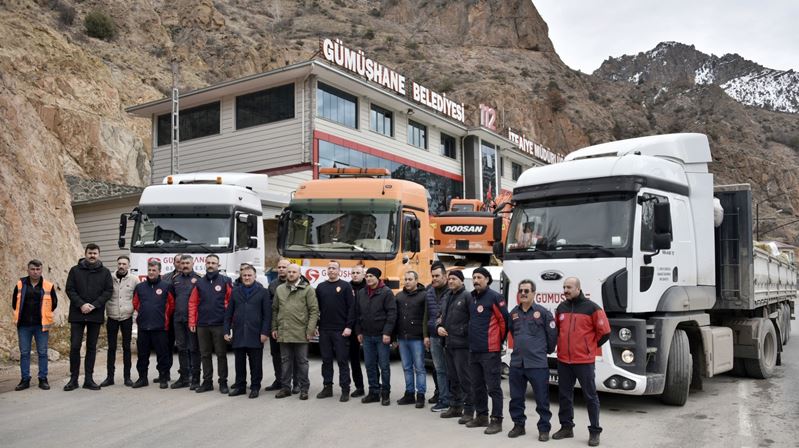 Gümüşhane Belediyesi deprem bölgesinin yaralarının sarılması noktasında gerçekleştirdiği çalışmalar kapsamında