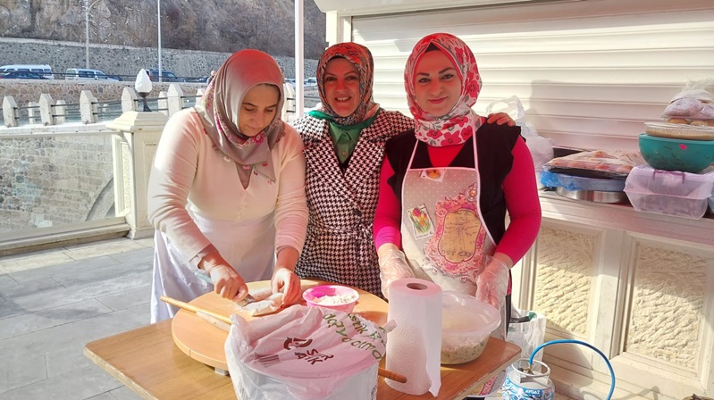 Gümüşhane Aileyi, Yetimleri, Kadınları, Engellileri ve Yaşlıları Destekleme Derneği (Ay-Kadın)