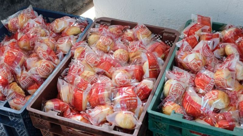 Gümüşhane’de ekmek üreterek deprem bölgesine gönderen fırıncılar ve işletmeler ekmekleri