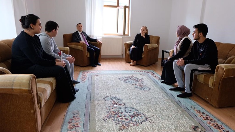 Gümüşhane Valisi Kamuran Taşbilek ve Eşi Sibel Taşbilek, Kahramanmaraş merkezli