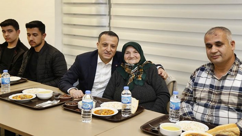 Gümüşhane Valisi Kamuran Taşbilek, onbir ayın sultanı Ramazan ayının ilk