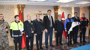 Gümüşhane’de Türk Polis Teşkilatı’nın kuruluşunun 178.yıldönümü nedeniyle Atatürk Anıtına çelenk