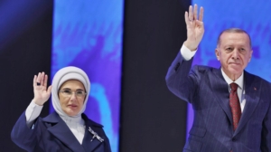 Cumhurbaşkanı ve AK Parti Genel Başkanı Recep Tayyip Erdoğan eşi