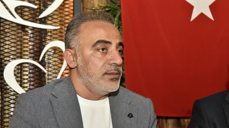 Gümüşhane Gazeteciler Cemiyeti Başkanı Sezai Köprülü, Vali Alper Tanrısever’in düzenlediği