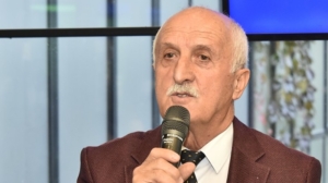 Gümüşhane Köy ve Mahalle Muhtarları Derneği Başkanı Gürbüz Demir, oy