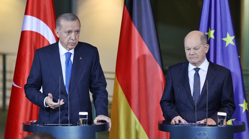 Cumhurbaşkanı Recep Tayyip Erdoğan, günübirlik çalışma ziyareti için gittiği Almanya’nın