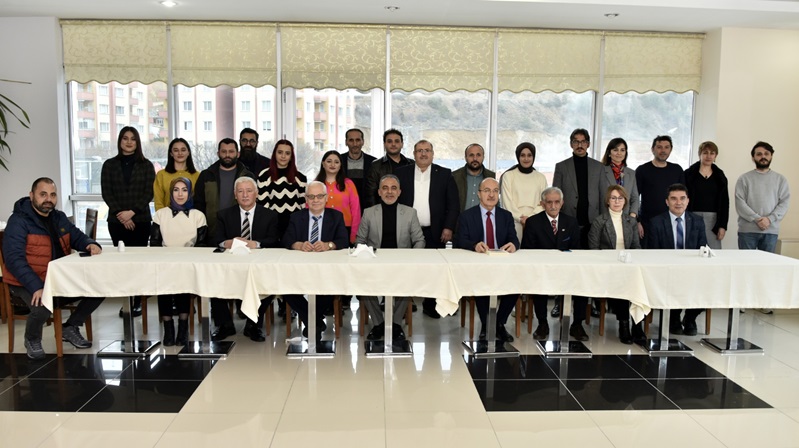 Gümüşhane Üniversitesi Rektörü Prof.Dr. Halil İbrahim Zeybek, 10 Ocak Çalışan