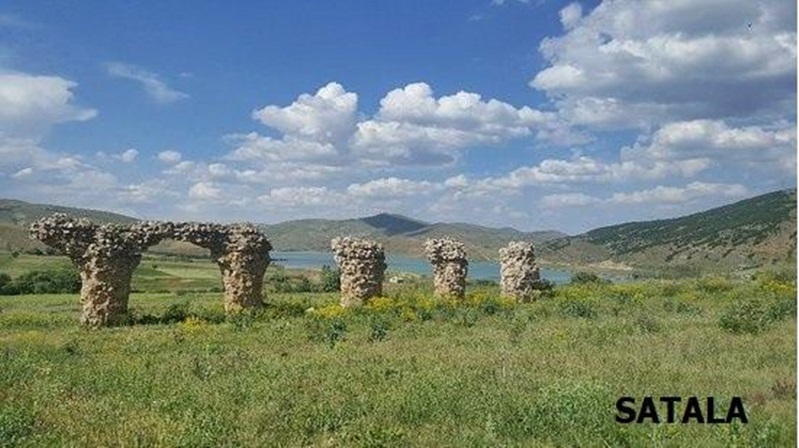 S. Vedat Karaarslan, Arkeolog- Elektronik Mühendisi (MSc.) Türkçede varsa yabancı