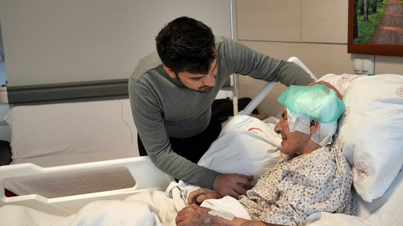 Gümüşhane’de 112 yaşındaki Gülhanım Nas, ilerlemiş yaşına rağmen Gümüşhane Devlet