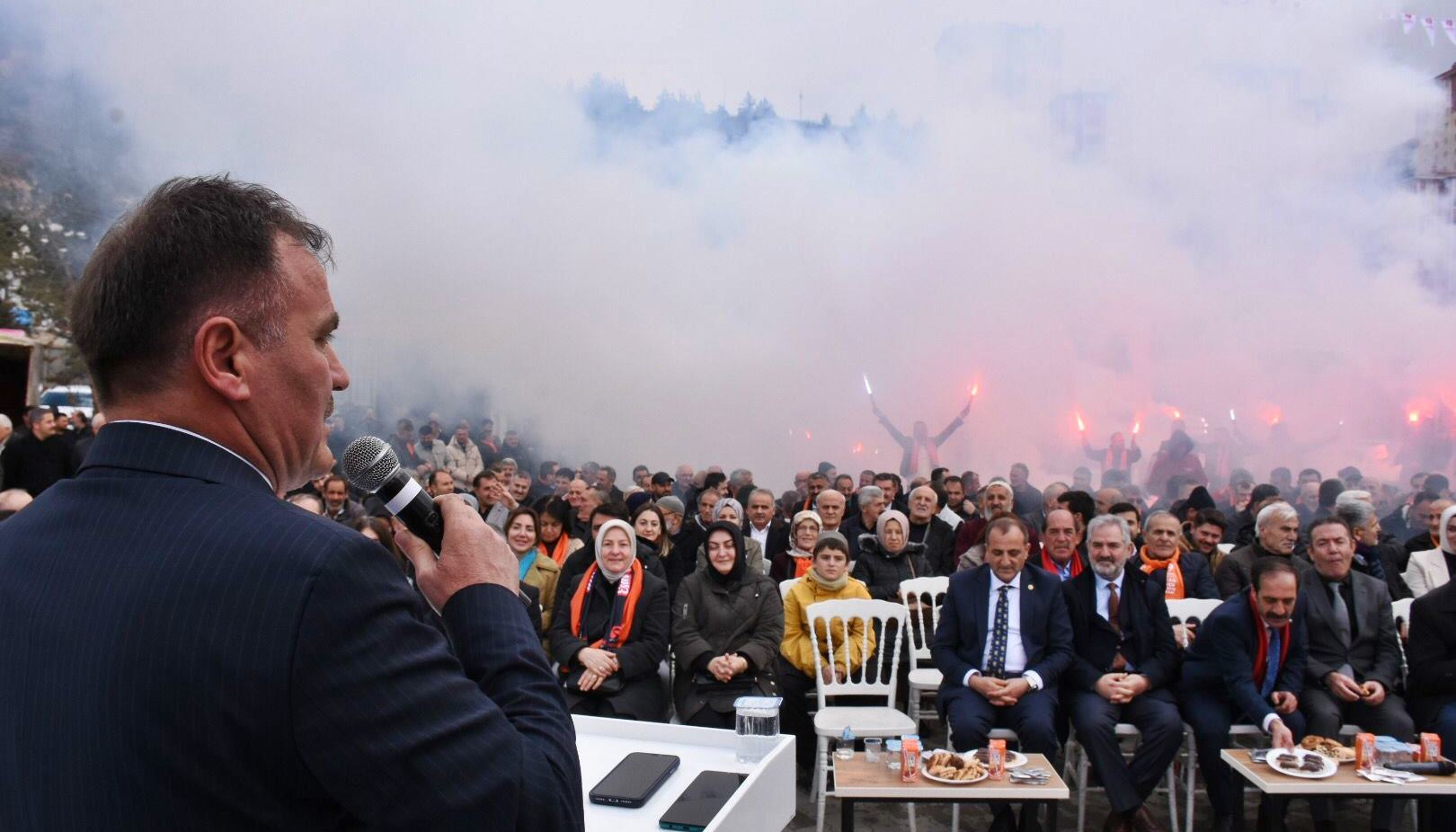 Gümüşhane Bağlarbaşı Mahallesi’nde bulunan sanayi sitesi, 6 aydır devam eden
