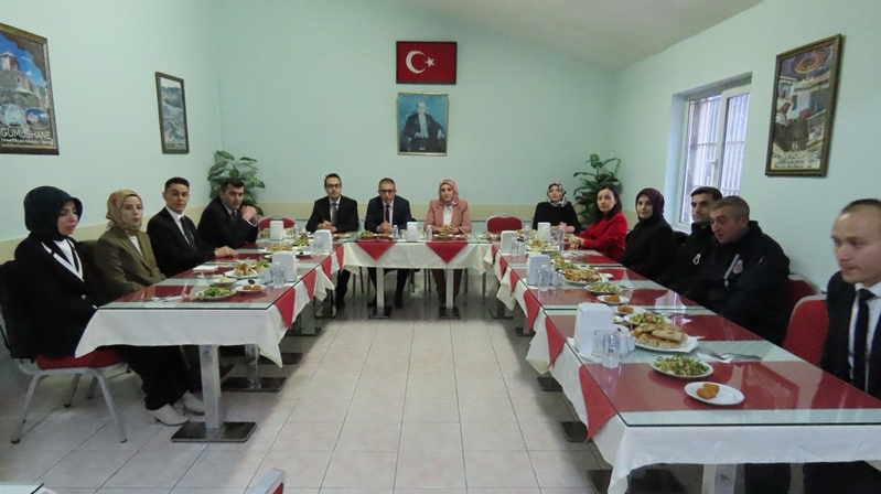 Gümüşhane E Tipi İnfaz Kurumu’nda Ramazan iftar programı gerçekleştirildi. E