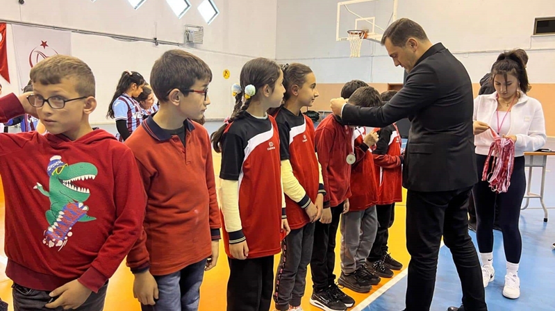 Gümüşhane’nin Torul ilçesinde “Gelenekten Geleceğe Oyunlarla Büyüyorum” projesi kapsamında düzenlenen