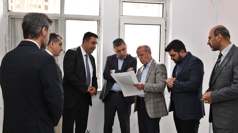 Gümüşhane Valisi Alper Tanrısever, son günlerde  kent merkezinde yoğun bir