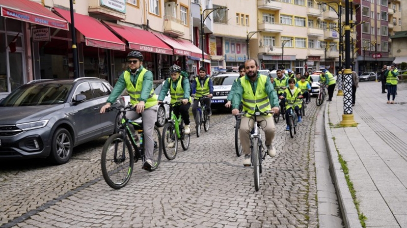 Türkiye genelinde 11. kez düzenlenen ‘Yeşilay Bisiklet Turu’ kapsamında Gümüşhane’de