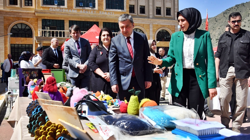 Gümüşhane’de 50 yükümlünün usta öğreticiler tarafından 6 aylık kurslara katılmalarının