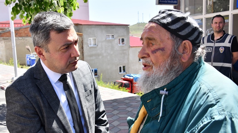 Gümüşhane Valisi Alper Tanrısever, çatısındaki güneş enerjisi panelleriyle kendi elektriğini