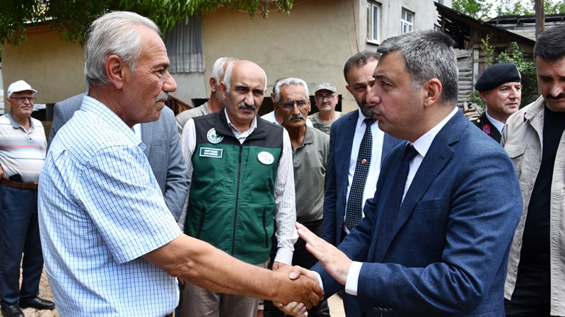 Gümüşhane Valisi Alper Tanrısever, izin dönüşü geçtiğimiz hafta gerçekleşen sel