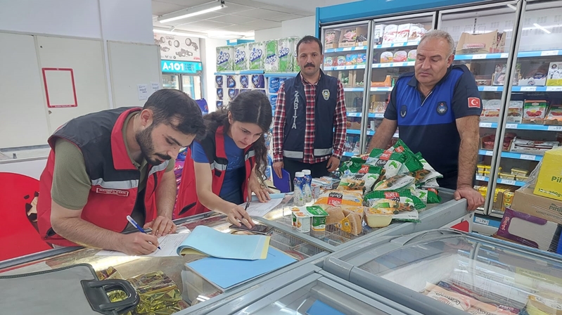 Gümüşhane Belediyesi Zabıta Müdürlüğü ekipleri, şehrin genelindeki diğer esnaflarla birlikte