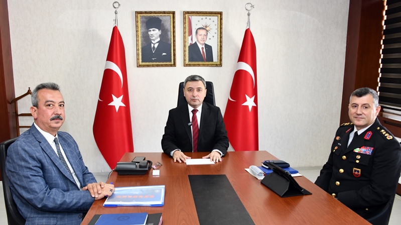 Gümüşhane Valisi Alper Tanrısever, her ay düzenli olarak gerçekleştirdiği ve