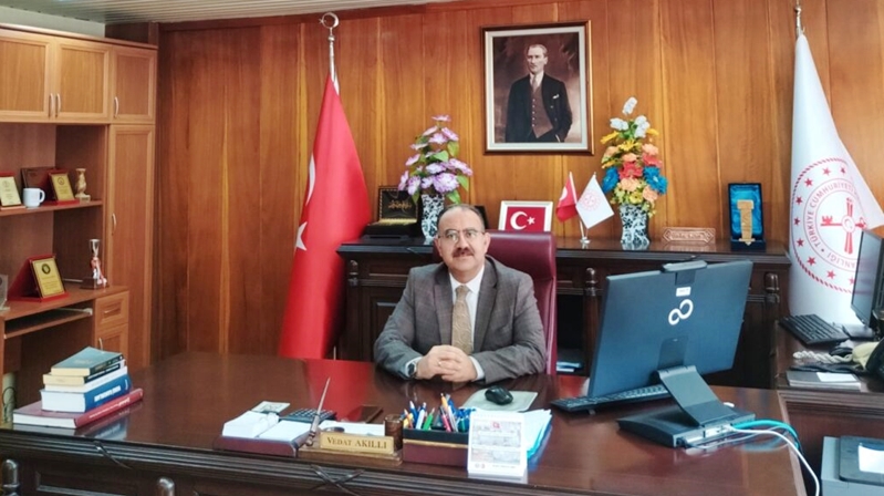 Kültür birikimi, görev aşkı ve Gümüşhanelilerle kurduğu güzel diyaloglarla daima