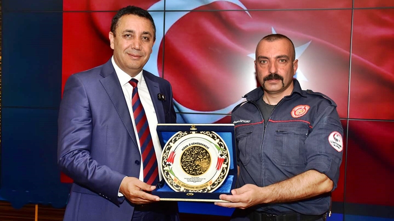 Gümüşhane Belediye Başkanı Vedat Soner Başer, Harşit Çayı’na düşen Türk