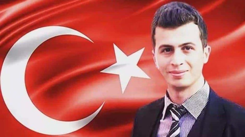 Gümüşhaneli Şehit Necmettin Öğretmen’in Babası Hamit Yılmaz, öğretmenlerden Selçuk Bayraktarlar