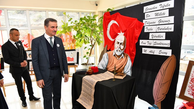 İstiklal Marşımızın şairi Mehmet Akif Ersoy’un doğumu ve vefatı olan